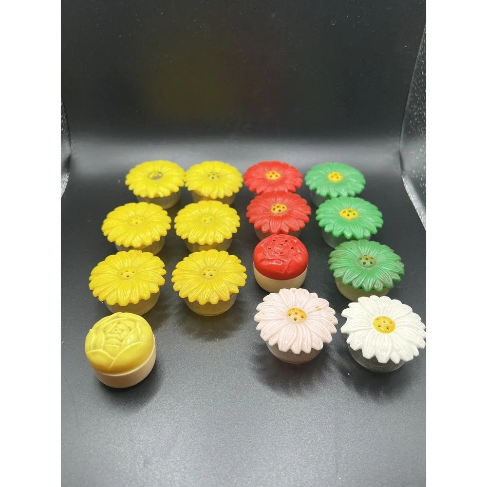 VTG Floral Daisy & Roses Salt‎ and Pepper Shakers Plastic ~ Set Of 15 ~ Colorful